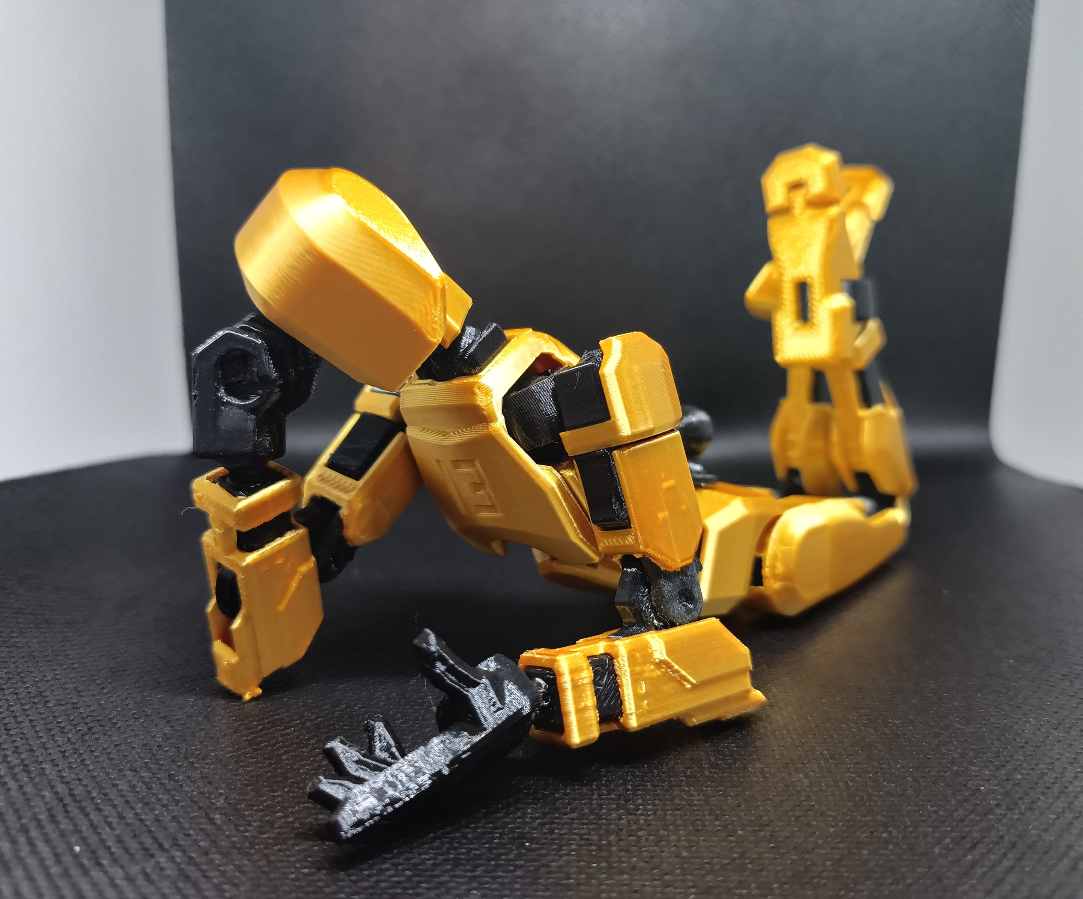 3D printer producing a part